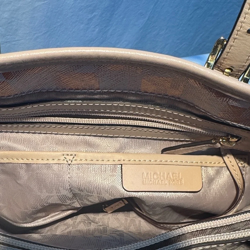 Michael Kors Beige and Pink Geometric Tote - Picture 10 of 15